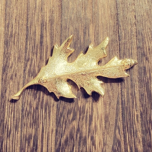 ✨ Vintage | Leaf Brooch - Picture 2 of 2